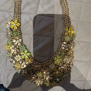 Costume Jewelry- thick and chunky gold necklace